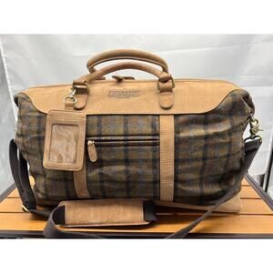 Pendleton Weekender Bag Size: 20”x12”x7”